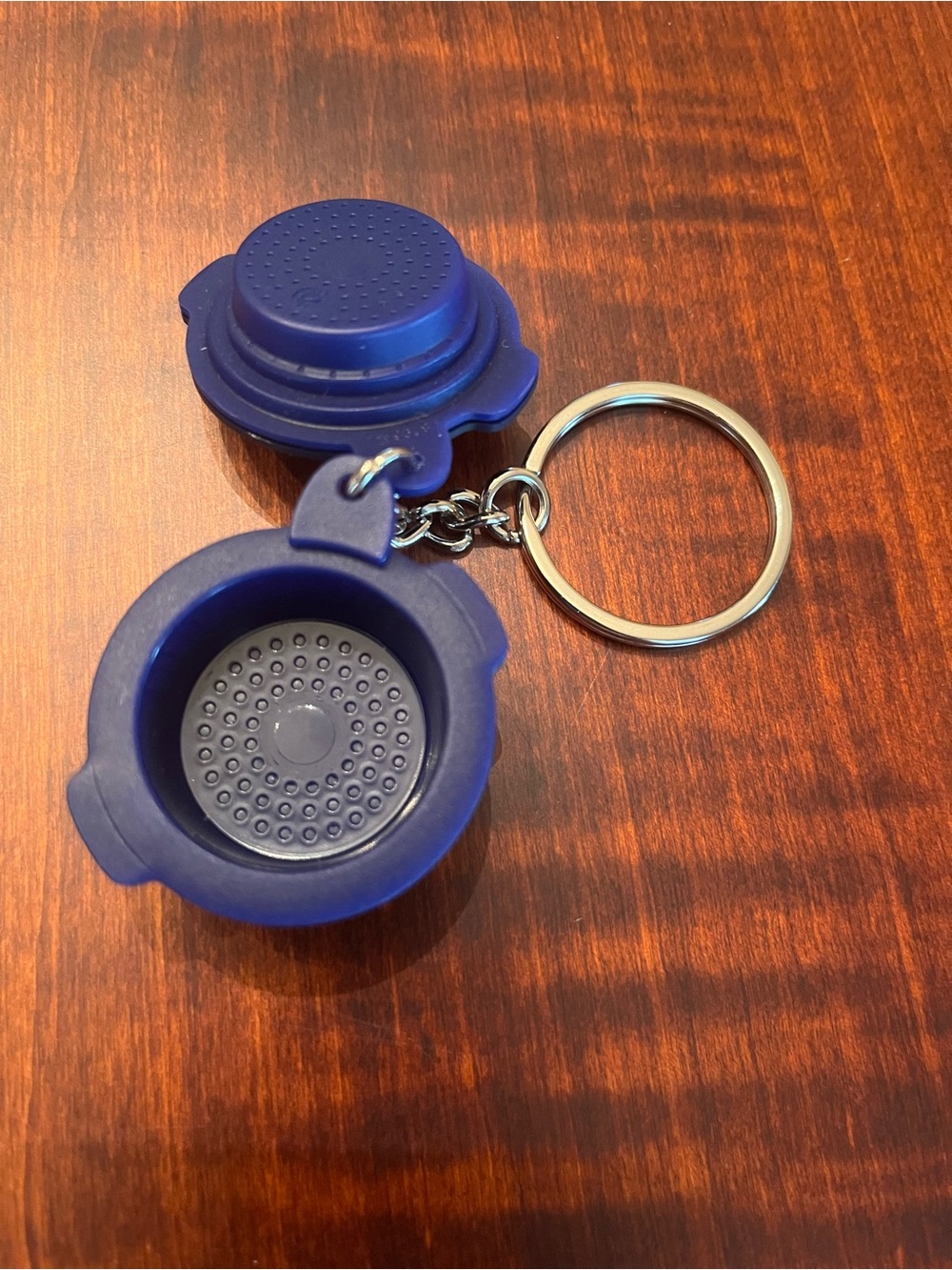 Tupperware Keychain - Picture 5 of 5